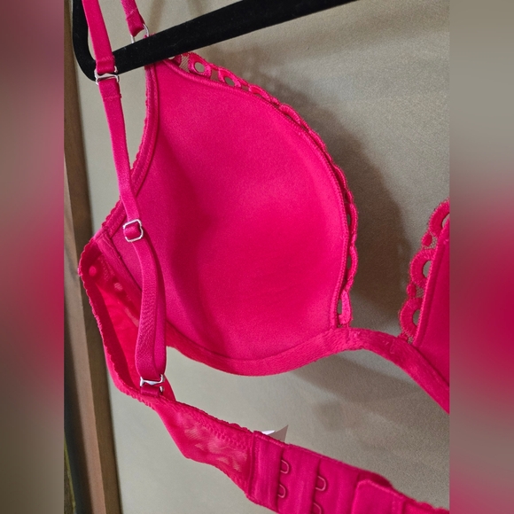 Victoria's Secret | Elegant Pink Lace Push-Up Bra, Size 34C - Picture 5 of 8